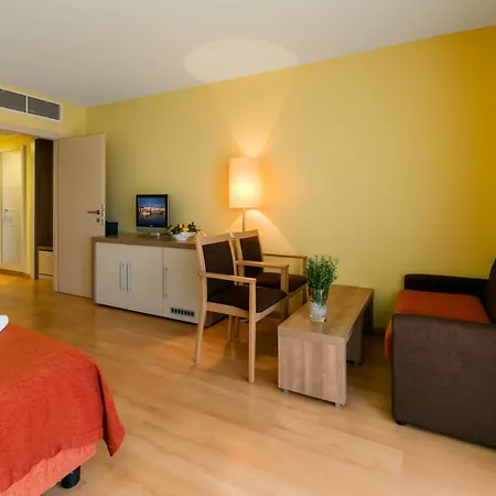 Hotel Aurora-2